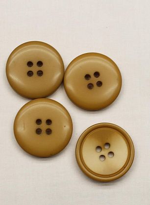 Пуговица пластик 4 прокола d-25мм бежевая  - в интернет-магазине тканей Тессутидея арт. F-6692