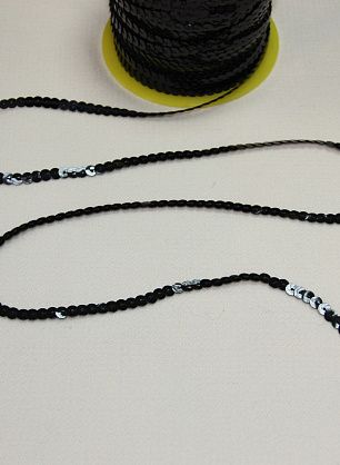 Тесьма из паеток (о) черная, белая - в интернет-магазине тканей Тессутидея арт. 03-1519