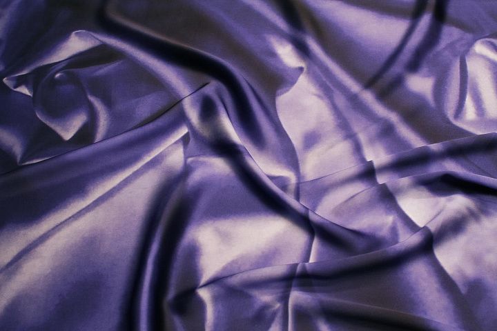 Шелк атлас (н) бело-сине-фиолетовое деграде - итальянские ткани Тессутидея арт. 10-3594