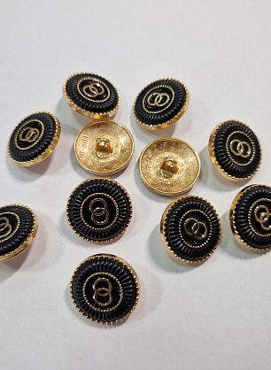Пуговица металл золото на ножке d-18мм черная глазированная с логотипом шанель - в интернет-магазине тканей Тессутидея арт. F-5819