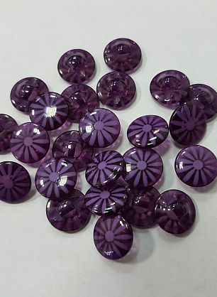 Пуговица пластик на ножке d-12мм фиолетовая ромашка - в интернет-магазине тканей Тессутидея арт. F-5228
