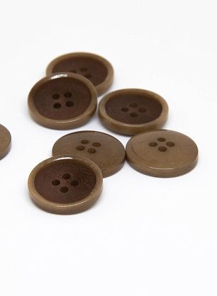 Пуговица пластик 4 прокола d-19мм бежево-коричневая - в интернет-магазине тканей Тессутидея арт. F-4659