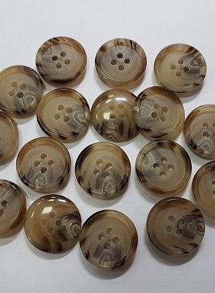 Пуговица пластик 4 прокола d-18мм бежевая меланжевая - в интернет-магазине тканей Тессутидея арт. F-5210