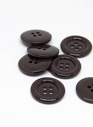 Пуговица пластик 4 прокола d-21мм темно-коричневая - в интернет-магазине тканей Тессутидея арт. F-4749