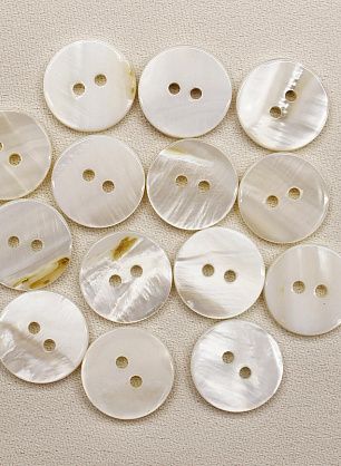 Пуговица ракушка 2 прокола d-14мм белая - в интернет-магазине тканей Тессутидея арт. F-6630