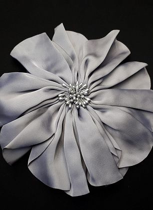 Брошь цветок серый, фуксия, зеленый - в интернет-магазине тканей Тессутидея арт. F-3798