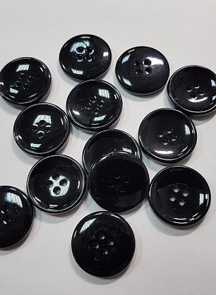 Пуговица пластик 4 прокола d-23мм черная - в интернет-магазине тканей Тессутидея арт. F-5576