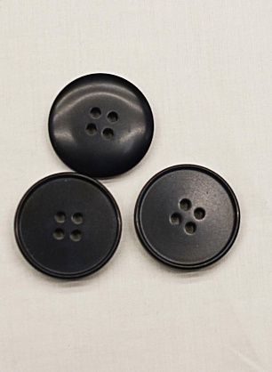 Пуговица пластик 4 прокола d-25мм темно-синяя - в интернет-магазине тканей Тессутидея арт. F-6763