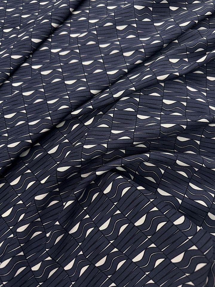 Шелк атлас стрейч (н) серый геометрический рисунок на белом - итальянские ткани Тессутидея арт. 10-4867