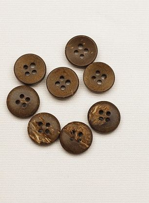 Пуговица кокос 4 прокола d-11мм коричневая - в интернет-магазине тканей Тессутидея арт. F-6573