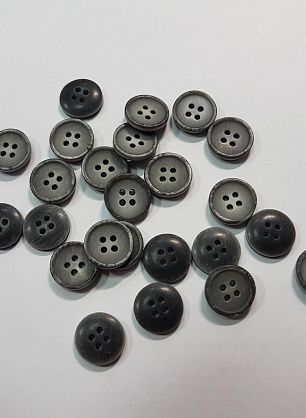 Пуговица пластик 4 прокола d-10мм серая - в интернет-магазине тканей Тессутидея арт. F-5485