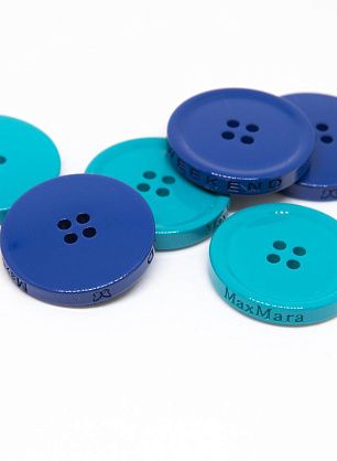 Пуговица пластик 4 прокола d-25мм бирюзовая, васильковая Max Mara - в интернет-магазине тканей Тессутидея арт. F-4565