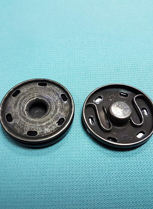 Кнопка металл пришивная круглая d-26-30mm черная - в интернет-магазине тканей Тессутидея арт. F-2937