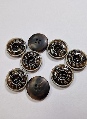 Пуговица костюмная пластик 4 прокола d-20мм темно-коричневая с циферблатом - в интернет-магазине тканей Тессутидея арт. F-6003