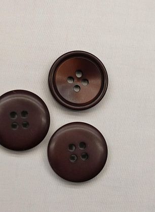 Пуговица пластик 4 прокола d-22мм бордовая - в интернет-магазине тканей Тессутидея арт. F-6677