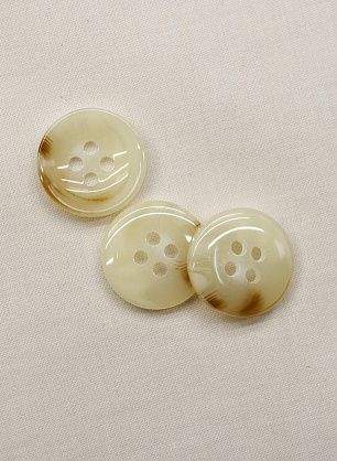 Пуговица пластик под рог 4 прокола d-15мм молочная с коричневыми вкраплениями - в интернет-магазине тканей Тессутидея арт. F-6749