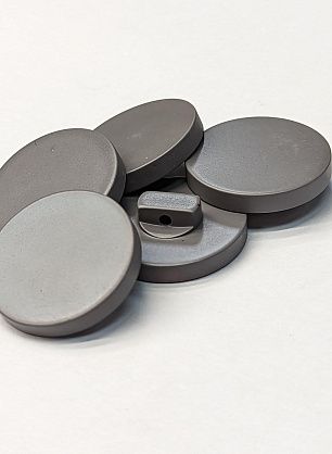 Пуговица пластик на ножке d-21мм серая - в интернет-магазине тканей Тессутидея арт. F-6149