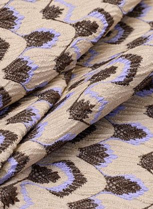 Жаккард (н) сиренево-коричневый орнамент на светло-бежевом - в интернет-магазине тканей Тессутидея арт. 03-5548