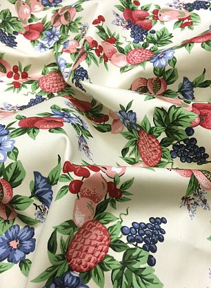 Плательная (н) ягодный орнамент на айвори - в интернет-магазине тканей Тессутидея арт. 01-4374