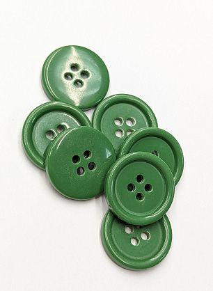 Пуговица костюмная пластик 4 прокола d-20мм зеленая  - в интернет-магазине тканей Тессутидея арт. F-6063