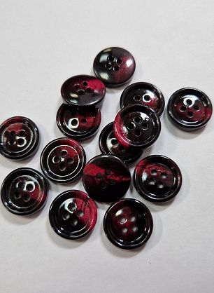 Пуговица пластик 4 прокола d-15мм бордовая с прожилками - в интернет-магазине тканей Тессутидея арт. F-5959
