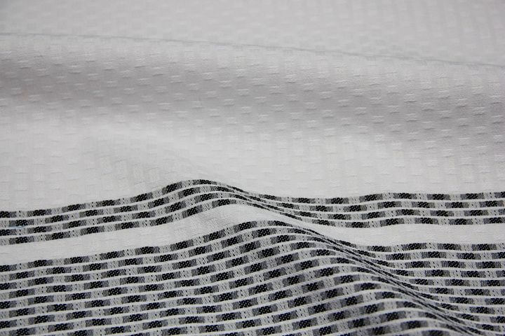 Жаккард купон (0,97м) (н) бело-черный орнамент ш-145см Chanel - итальянские ткани Тессутидея арт. 03-3607