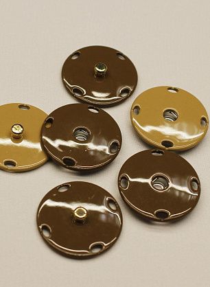 Кнопка металлическая пришивная бежевая, коричневая, терракотовая, белая - в интернет-магазине тканей Тессутидея арт. F-6364