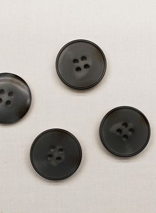 Пуговица пластик 4 прокола d-22мм серая - в интернет-магазине тканей Тессутидея арт. F-6774