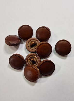 Пуговица на ножке кожа d-15мм темно-коричневая  - в интернет-магазине тканей Тессутидея арт. F-5947