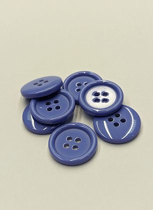 Пуговица костюмная пластик 4 прокола d-20мм сиреневая - в интернет-магазине тканей Тессутидея арт. F-6080