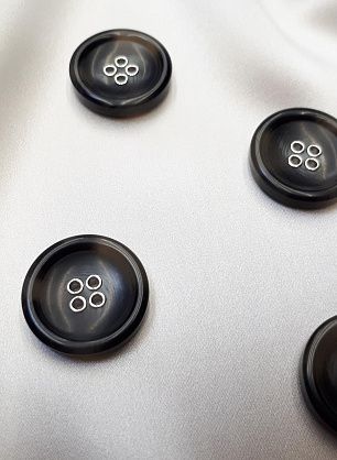 Пуговица комбинированная 4 прокола d-24мм серая - в интернет-магазине тканей Тессутидея арт. F-3873