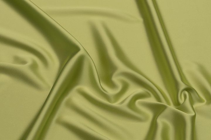 Шелк атлас стрейч (о) желто-зеленый  - итальянские ткани Тессутидея арт. 10-2946