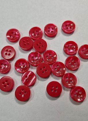 Пуговица пластик 4 прокола d-10мм красная - в интернет-магазине тканей Тессутидея арт. F-5753