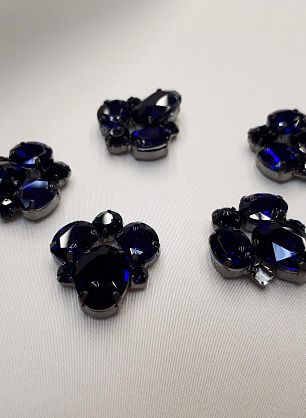 Декоративный пришивной элемент из синих страз - в интернет-магазине тканей Тессутидея арт. F-4023