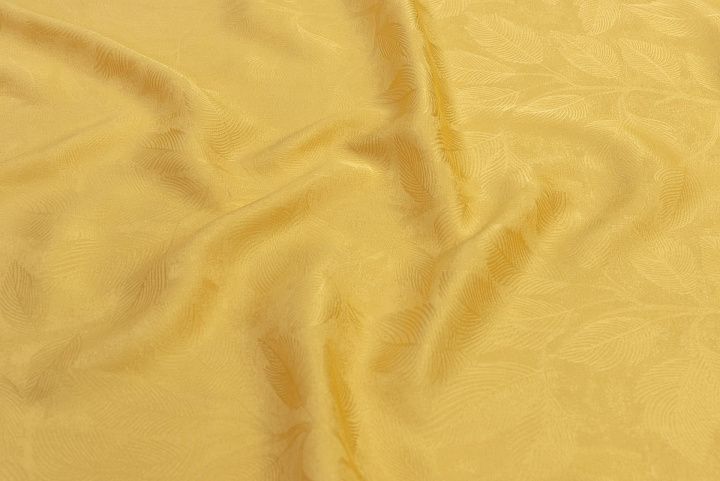 Шелк дама (о) желтый с тиснеными листьями - итальянские ткани Тессутидея арт. 10-2509