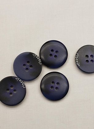 Пуговица пластик 4 прокола d-22мм синяя с надписью - в интернет-магазине тканей Тессутидея арт. F-6654
