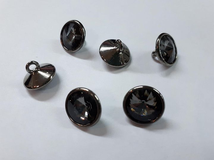 Пуговица металл никель на ножке d-13мм с крупным стразом Swarovski - итальянские ткани Тессутидея арт. F-4131