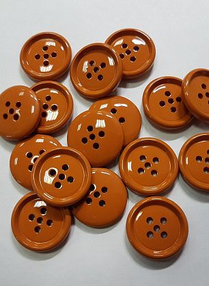 Пуговица пластик 5 проколов d-22мм оранжевая - в интернет-магазине тканей Тессутидея арт. F-5200