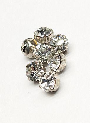 Пуговица на ножке металл серебро со стразом d-8mm - в интернет-магазине тканей Тессутидея арт. F-2850