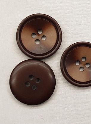 Пуговица пластик 4 прокола d-25мм бордовая - в интернет-магазине тканей Тессутидея арт. F-6676