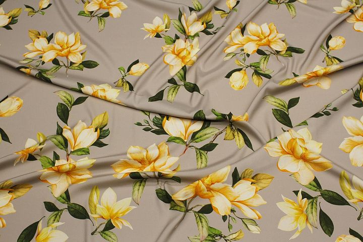 Шелк атлас купон (2,1м) (н) желто-зеленый растительный рисунок на сером - итальянские ткани Тессутидея арт. 10-3545