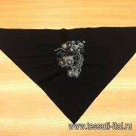 Аппликация вышивка из пайеток и бисера на черном трикотаже Blumarine - итальянские ткани Тессутидея арт. F-3293