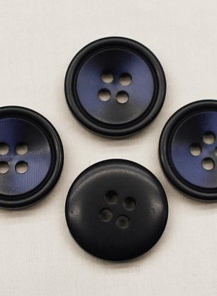 Пуговица пластик 4 прокола d-22мм синяя    - в интернет-магазине тканей Тессутидея арт. F-6681