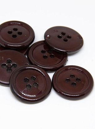 Пуговица пластик 4 прокола d-22мм темно-коричнево-бордовая - в интернет-магазине тканей Тессутидея арт. F-4701