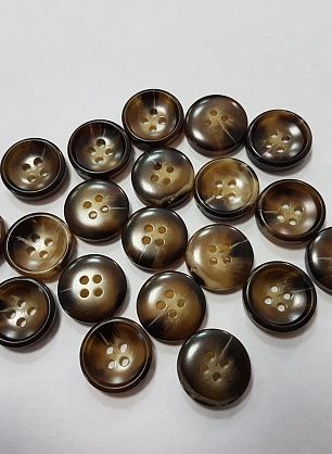 Пуговица пластик 4 прокола d-17мм светло-коричневая с  прожилками - в интернет-магазине тканей Тессутидея арт. F-4916