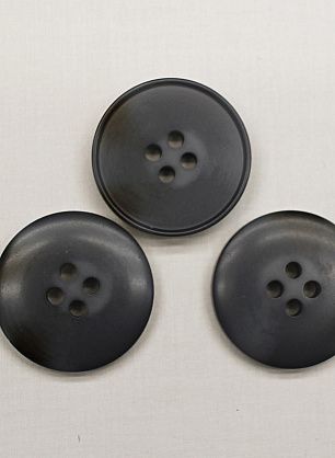 Пуговица пластик 4 прокола d-30мм серая - в интернет-магазине тканей Тессутидея арт. F-6771