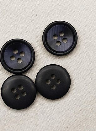 Пуговица пластик 4 прокола d-15мм синяя    - в интернет-магазине тканей Тессутидея арт. F-6683
