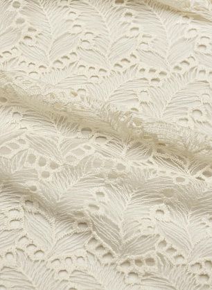 Кружевное полотно на сетке (о) кремовое - в интернет-магазине тканей Тессутидея арт. 03-7315