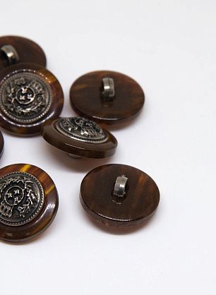 Пуговица пластик на ножке d-20мм коричневая со вставкой - в интернет-магазине тканей Тессутидея арт. F-4584