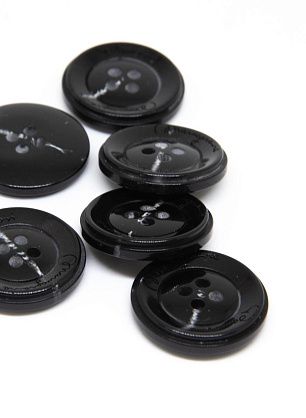 Пуговица пластик 4 прокола d-24мм темно-серо-белая - в интернет-магазине тканей Тессутидея арт. F-4739